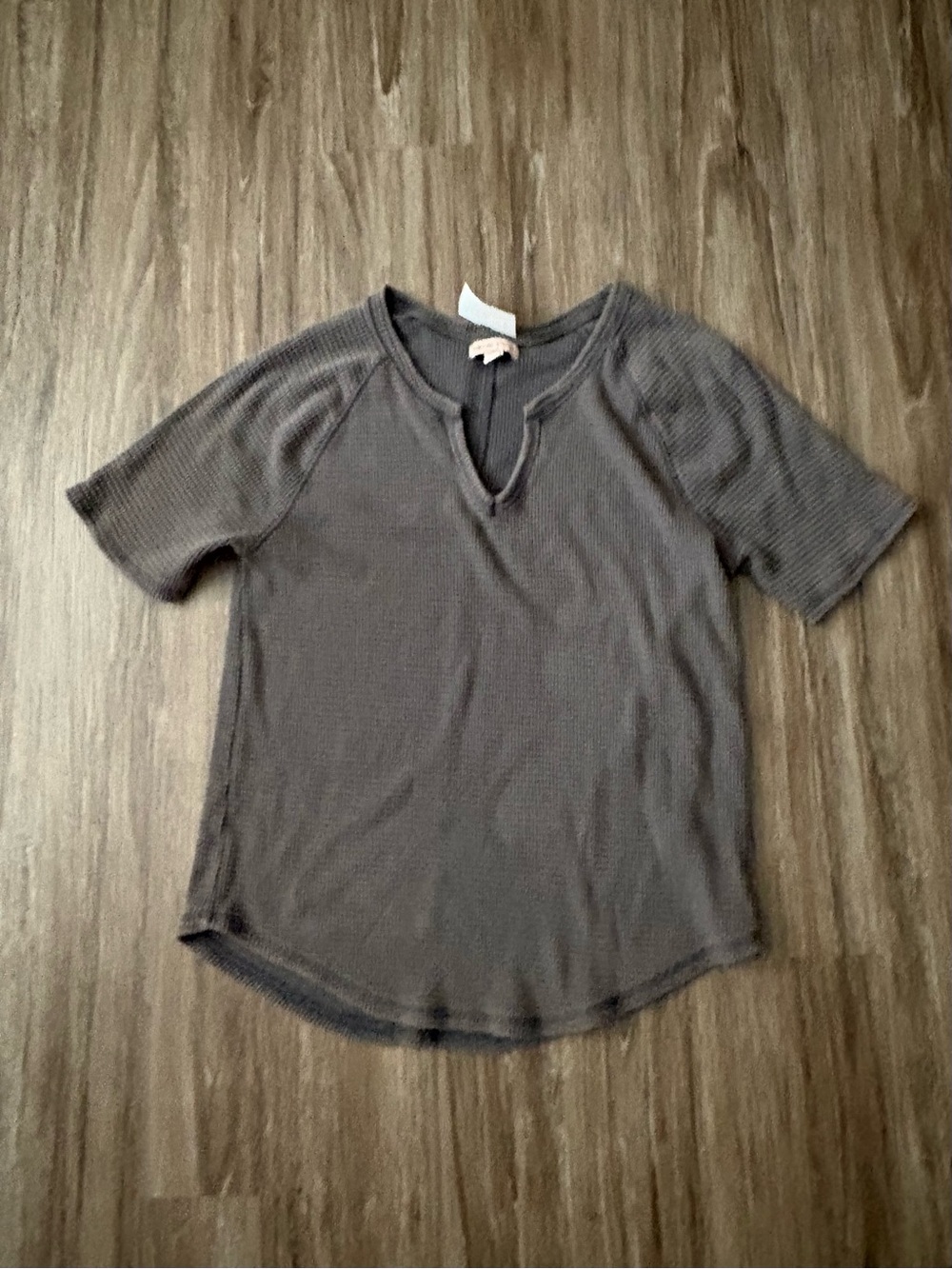 Knox Rose Short-Sleeve Waffle Knit Top in Charcoal Gray